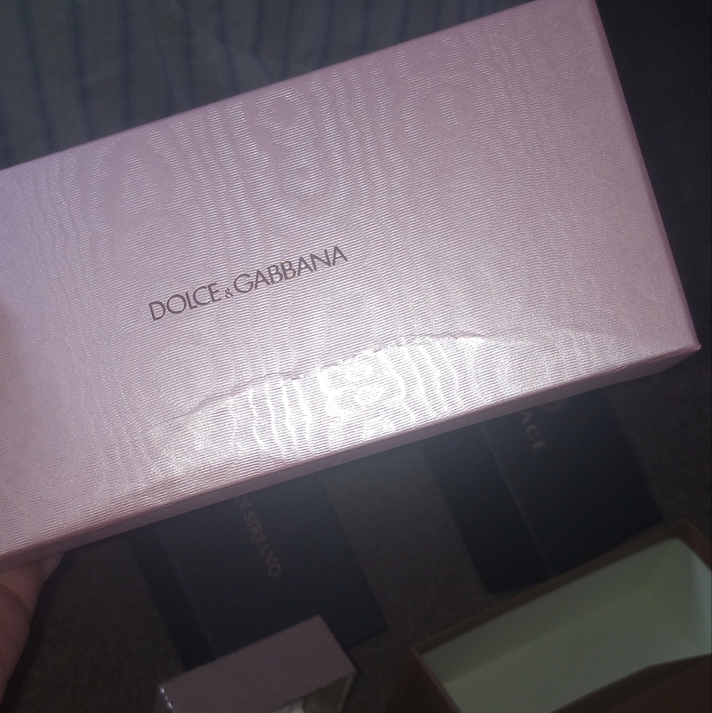 Empty boxes - Picture 6 of 6